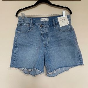 High Rise Dad Shorts, CROSSOVER LIGHT WASH, Abercrombie & Fitch Size 8/29